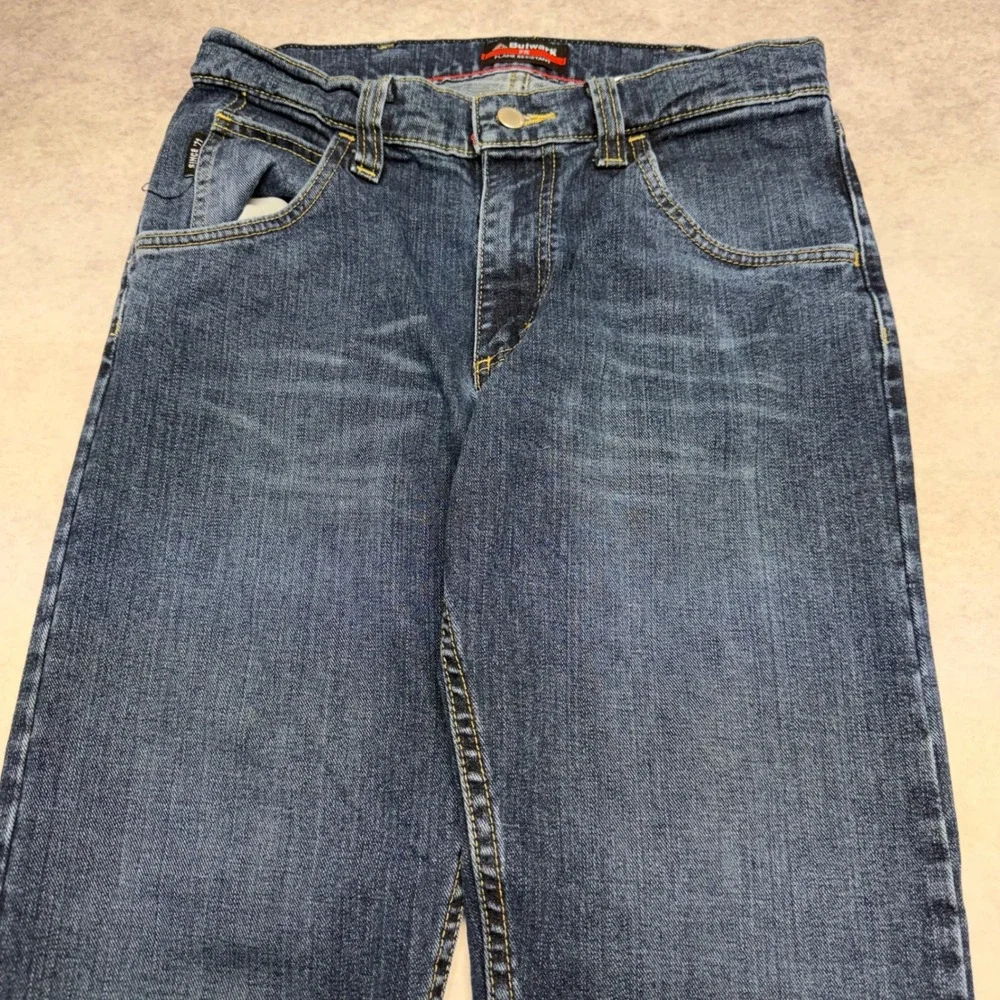 Bulwark FR Flame Resistant Straight Leg Men Size 30x30 Blue CAT 2 Workwear Jeans